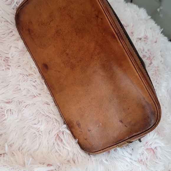 Authentic LV - Picture 2 of 9